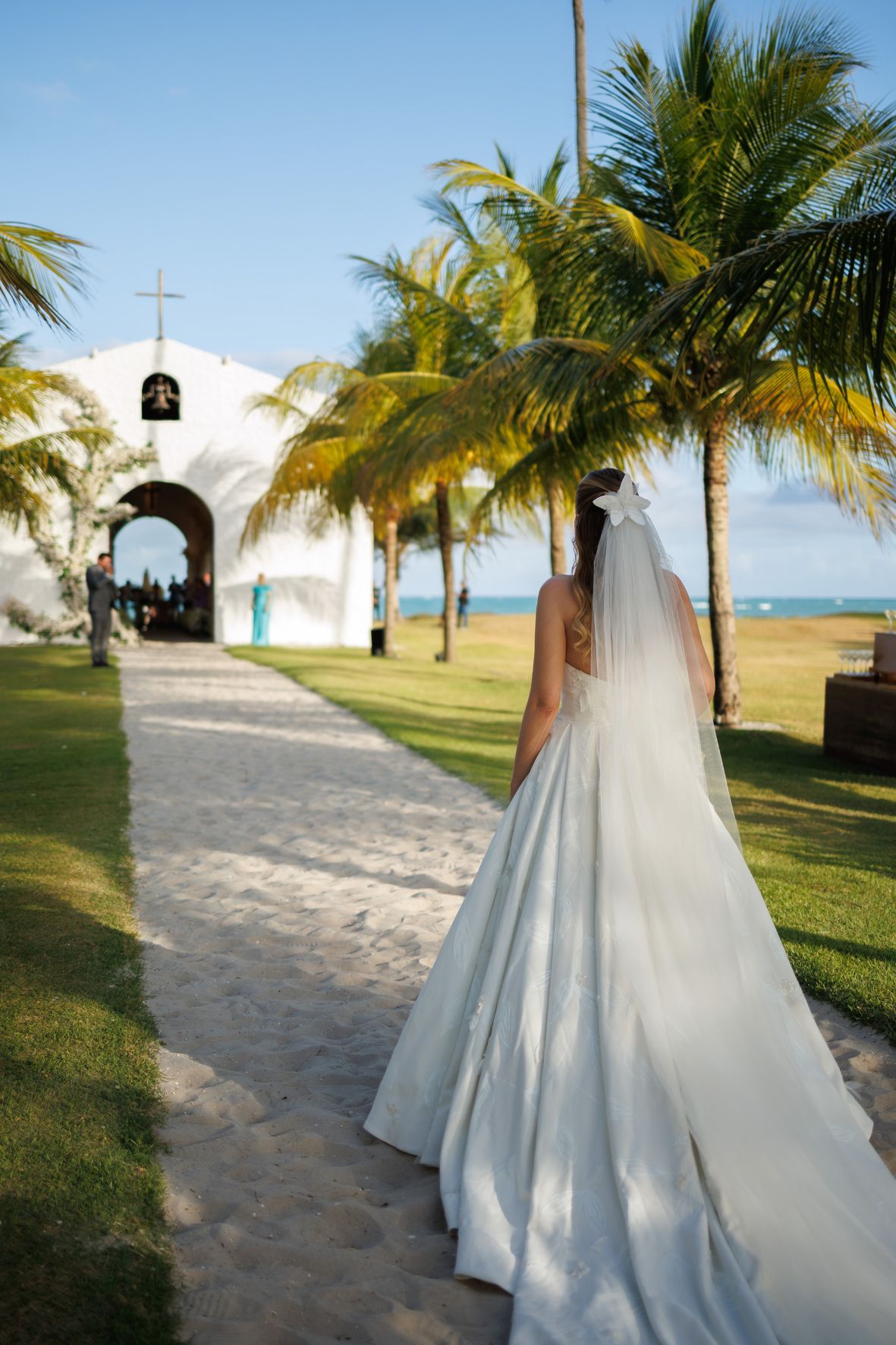 entrada da noiva casamento na praia