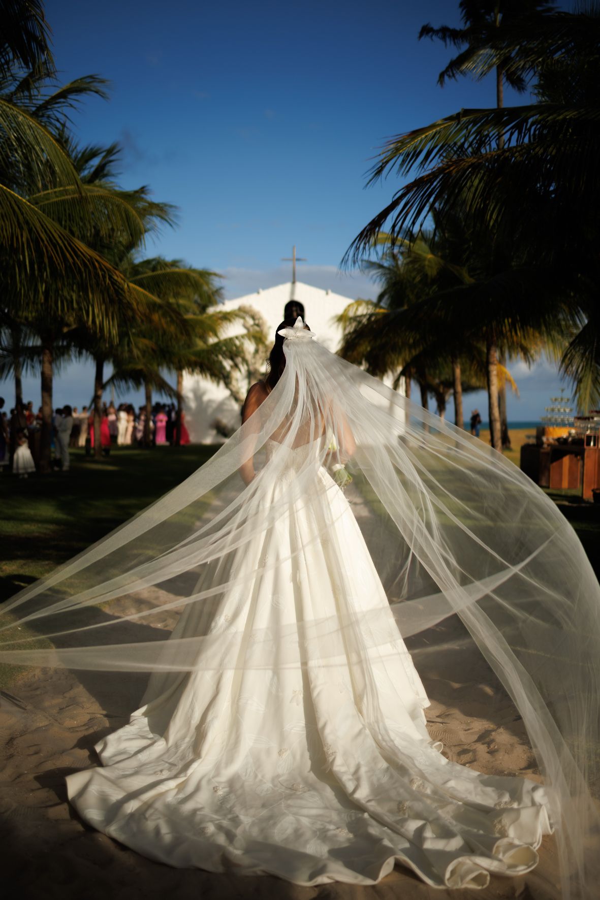 entrada da noiva casamento na praia