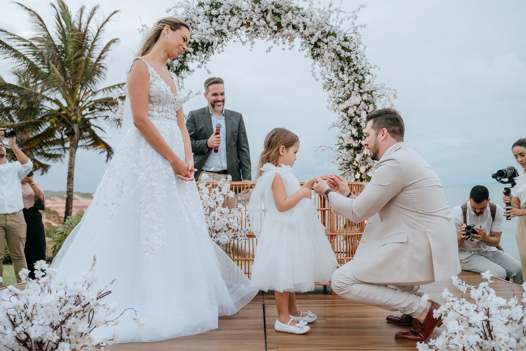 daminha casamento na praia