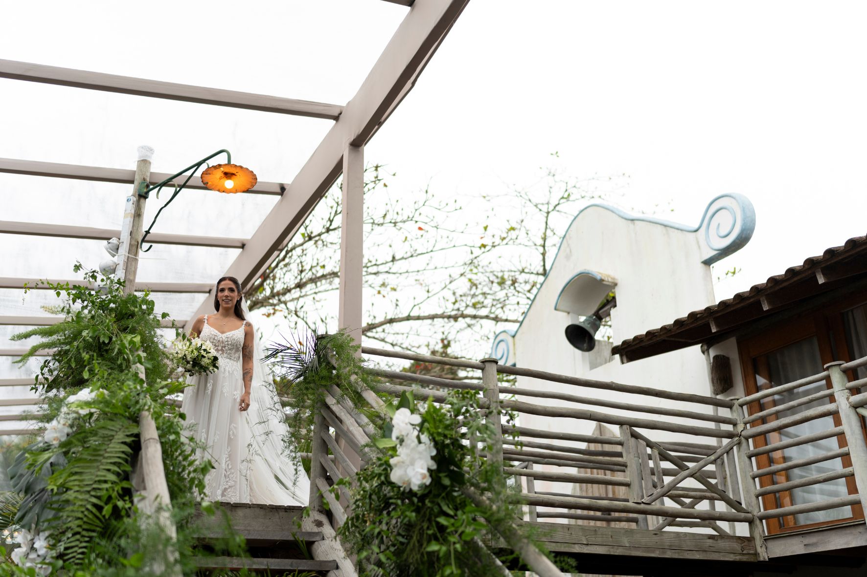 entrada da noiva no Luai Cabanas