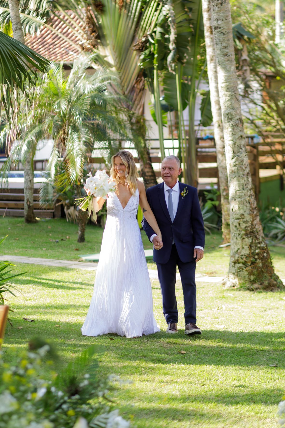 entrada da noiva casamento na praia