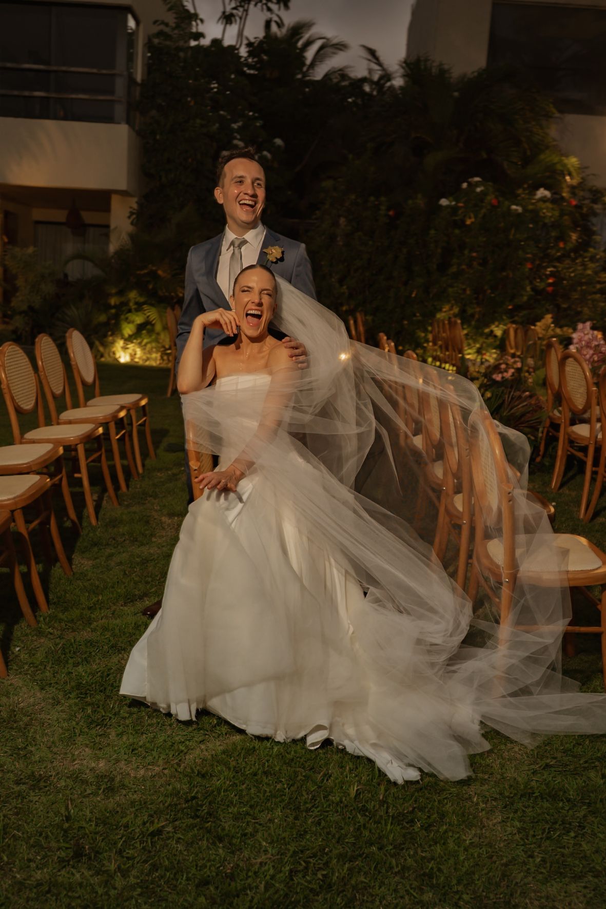 Noivos casamento na praia