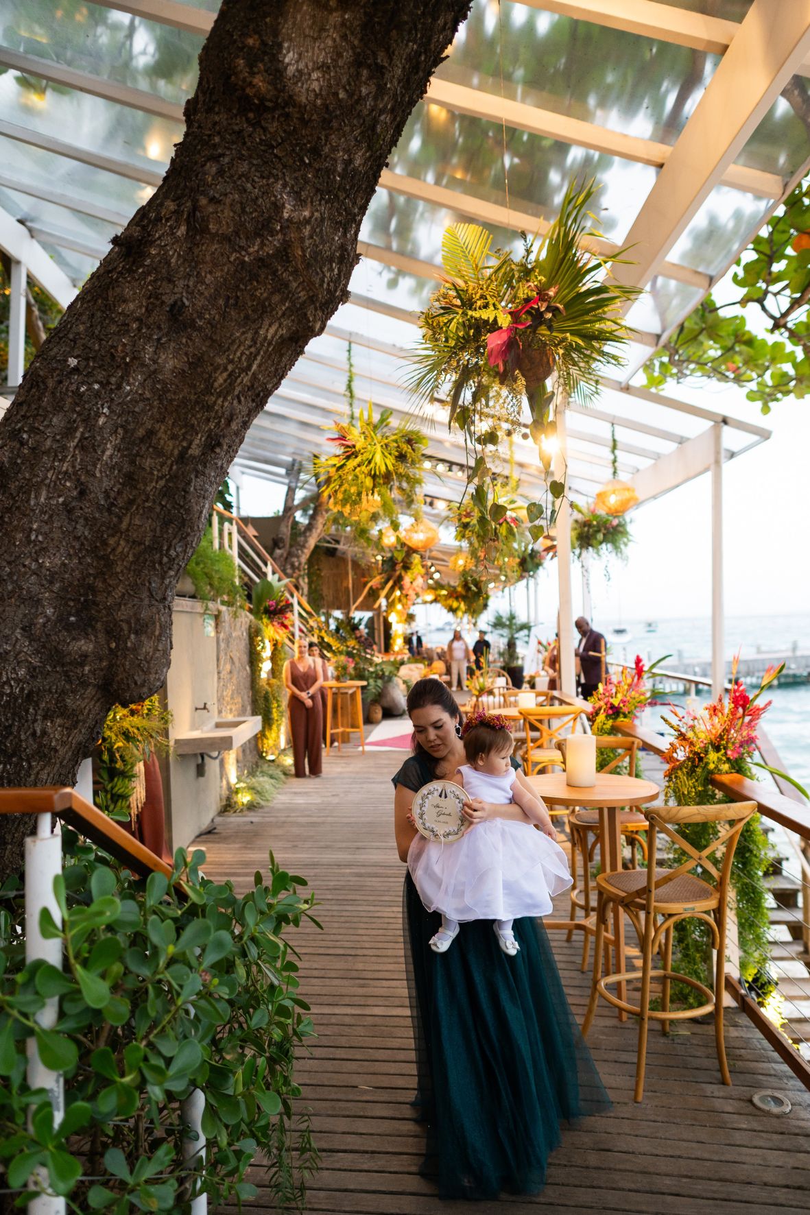 daminha casamento na praia
