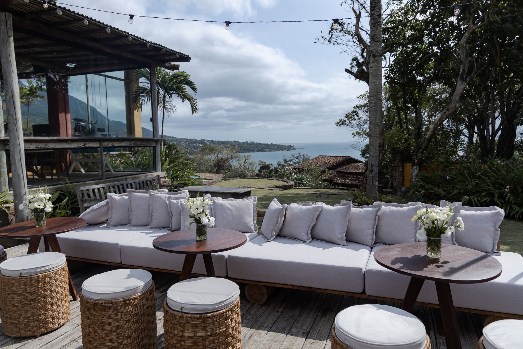 casamento na praia no estilo clássico