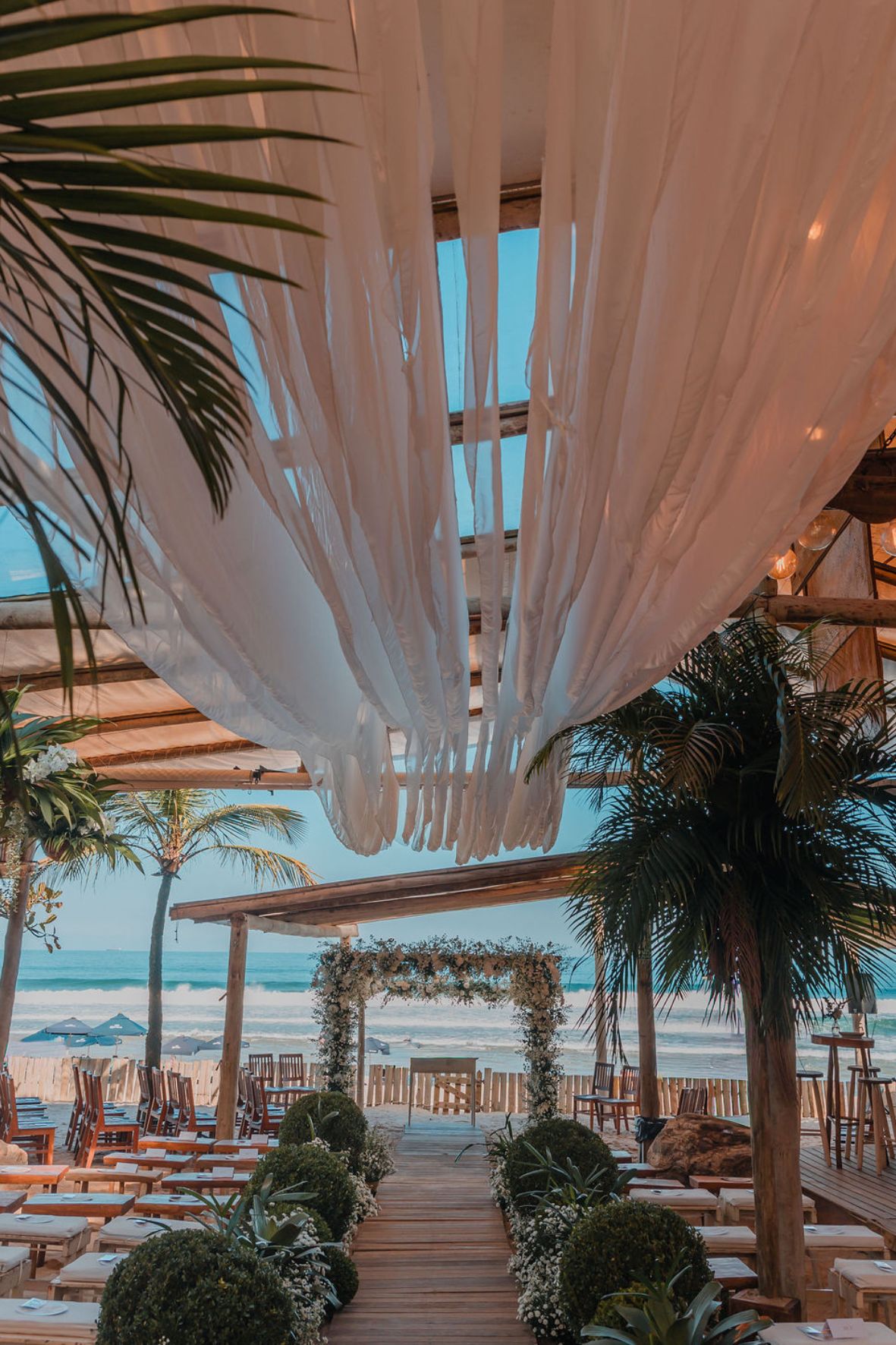 Casamento pé na areia em Maresias - SP