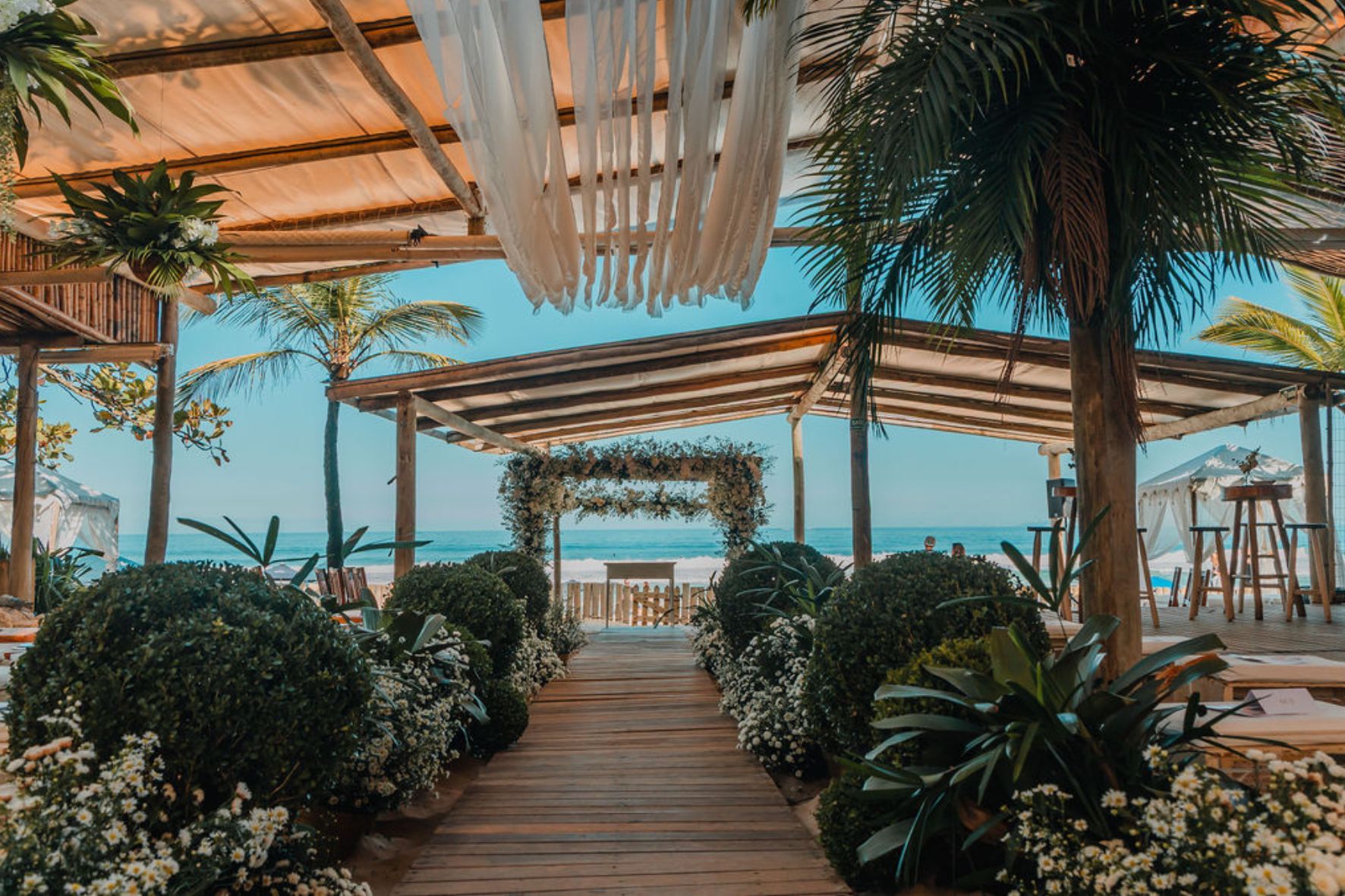 Casamento pé na areia em Maresias - SP