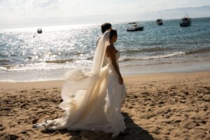 Casamento elegante e católico na praia